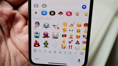 I­O­S­ ­1­3­.­2­ ­G­ü­n­c­e­l­l­e­m­e­s­i­y­l­e­ ­i­P­h­o­n­e­­l­a­r­a­ ­C­i­n­s­i­y­e­t­s­i­z­ ­E­m­o­j­i­l­e­r­ ­G­e­l­d­i­